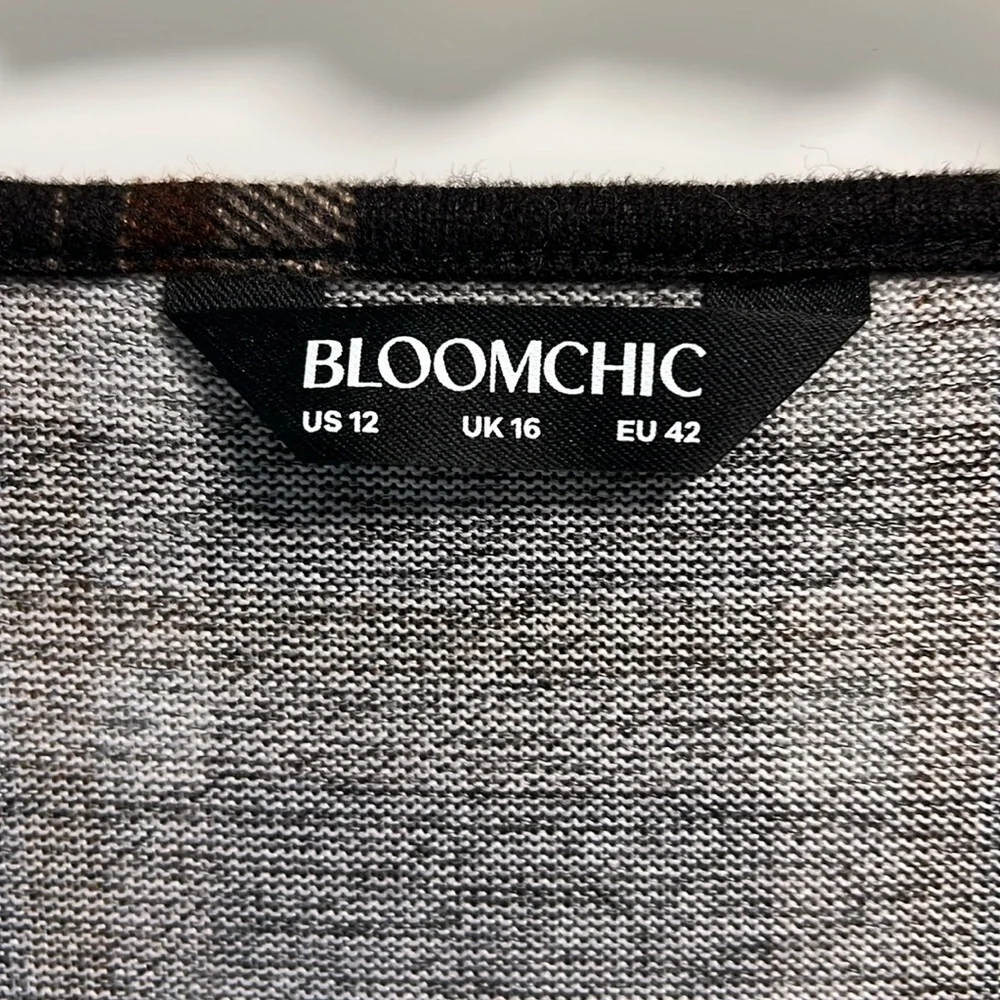 BloomChic Brown Plaid Women's Top NWOT - Picture 3 of 10